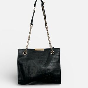 Chic black shoulder bag